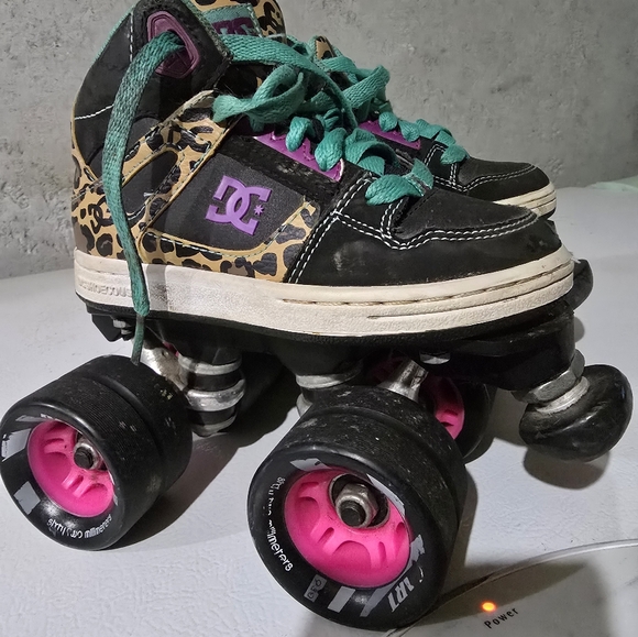 Girls skates - Picture 1 of 5
